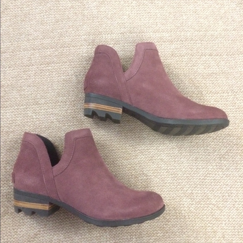 SOLD Sorel Lolla Cut-out Bootie, Light Raisin, 7.5